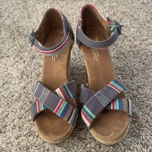 Toms striped strap wedges